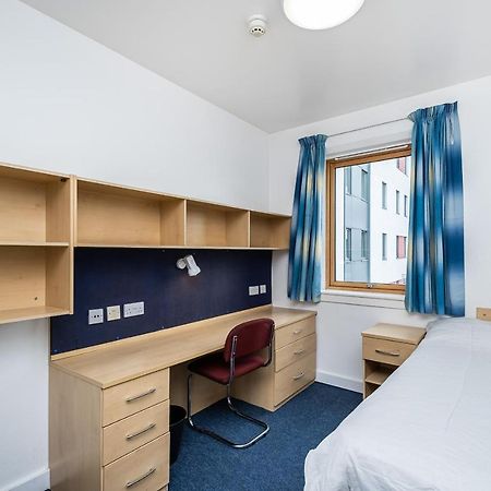 1 Night Free Comfortable Ensuite Rooms, Gillingham - Sk Hoo Eksteriør bilde