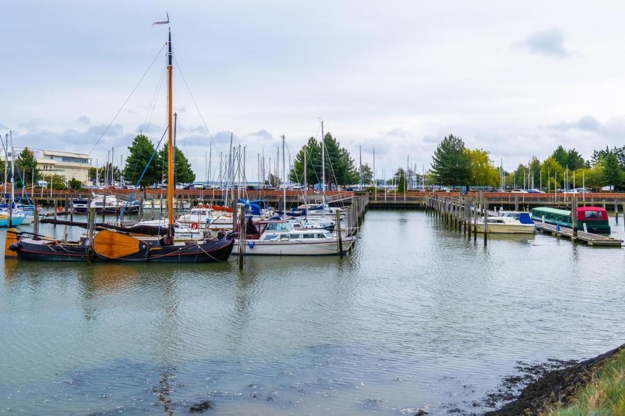 1 Night Free Comfortable Ensuite Rooms, Gillingham - Sk Hoo Eksteriør bilde