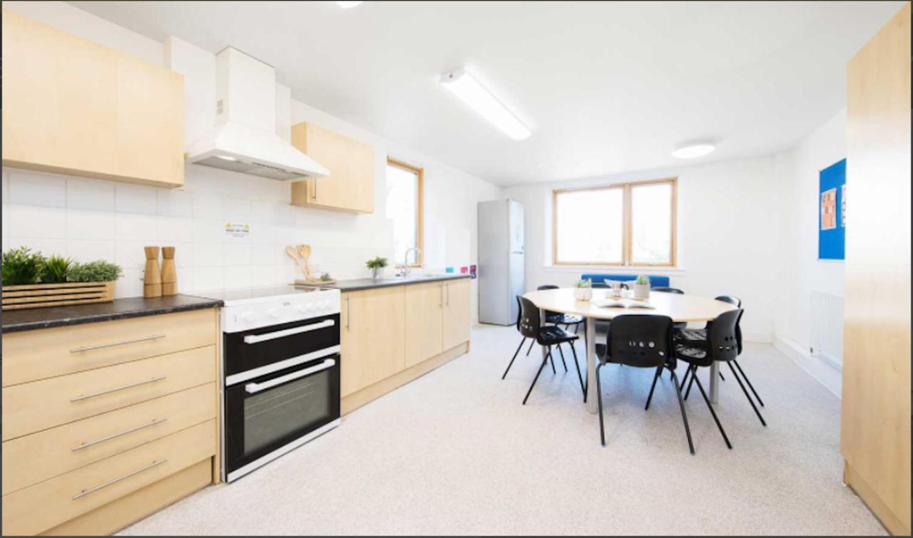 1 Night Free Comfortable Ensuite Rooms, Gillingham - Sk Hoo Eksteriør bilde